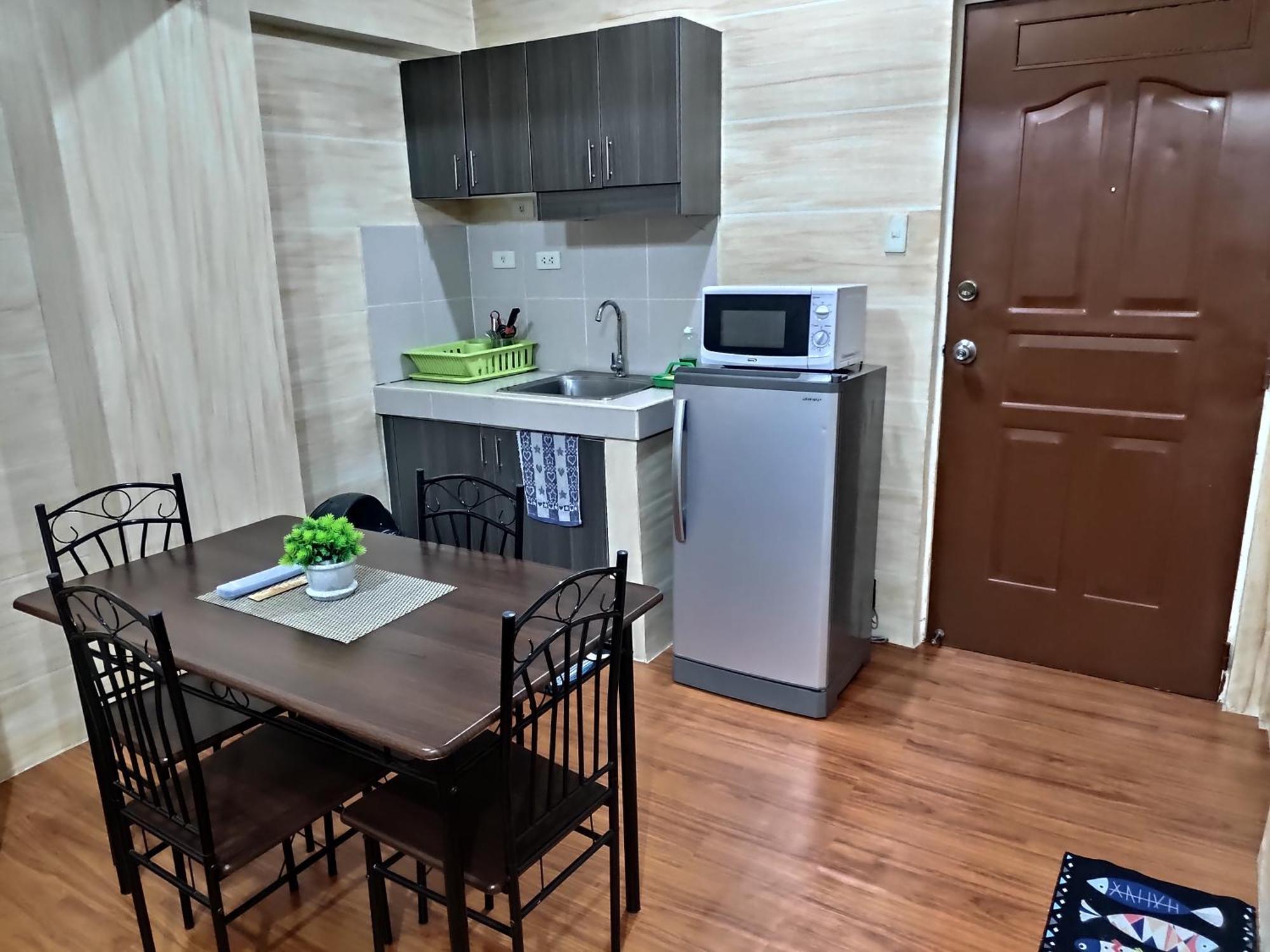 Tagaytay Staycation By Naya And Darla W Free Swimming Pool, Wifi & Netflix Tagaytay City Exterior foto
